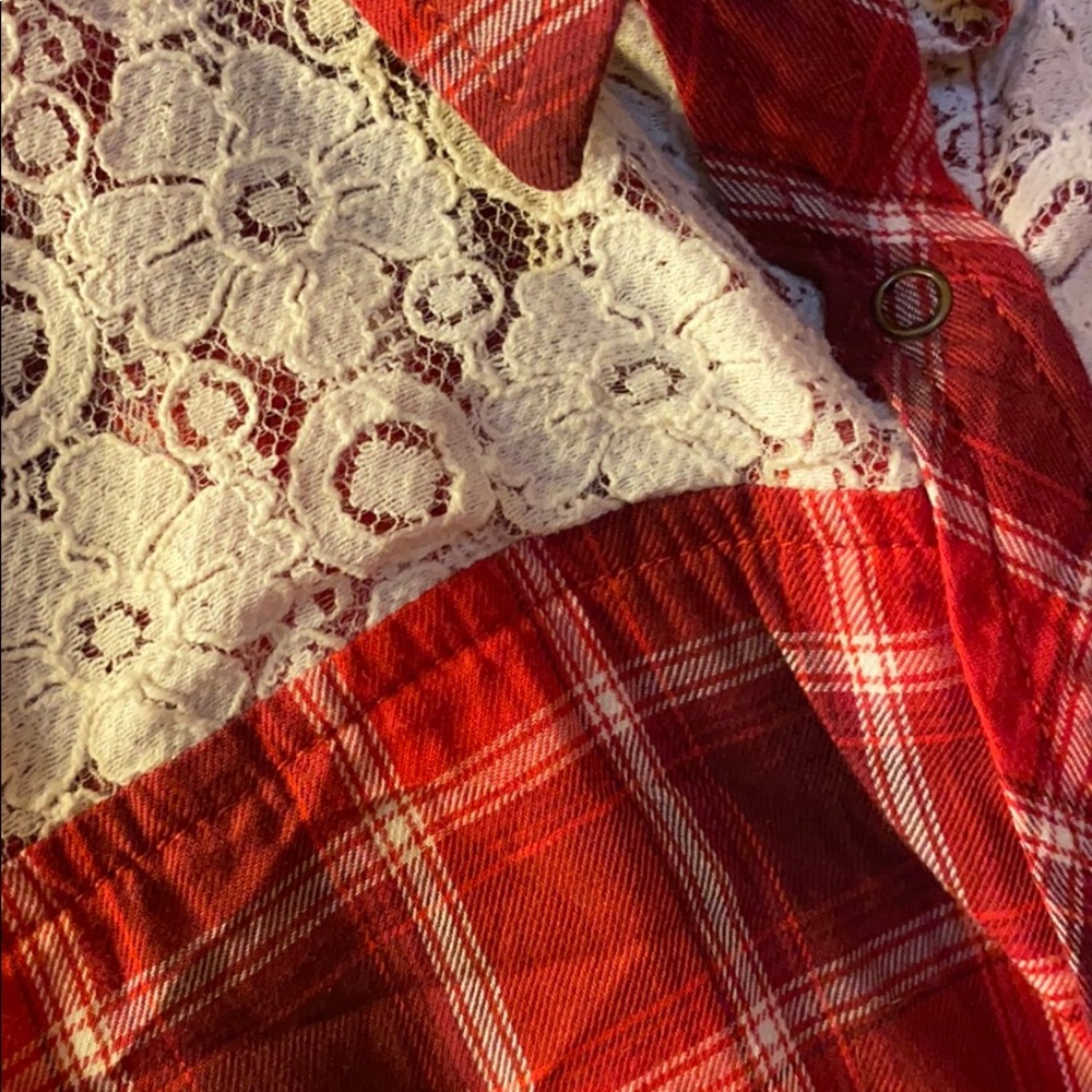 Women’s long sleeve plaid shirt